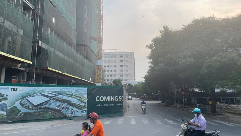 TP.HCM xử phạt công ty dựng rào chiếm lòng đường tại dự án bất động sản