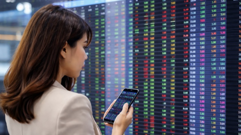 Chứng khoán tuần qua: VN-Index giảm tuần thứ 4 liên tiếp, cổ phiếu trụ gây áp lực lớn
