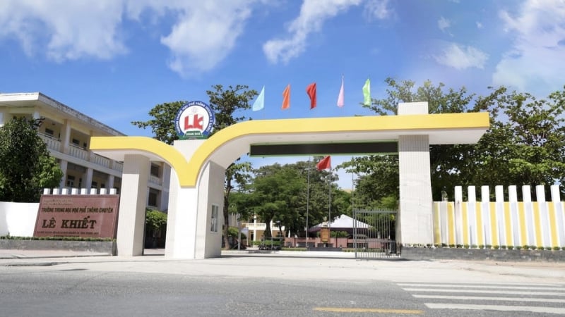 2 học sinh có điểm xét tuyển đại học cao nhất ở Quảng Ngãi cùng học trường THPT Chuyên Lê Khiết