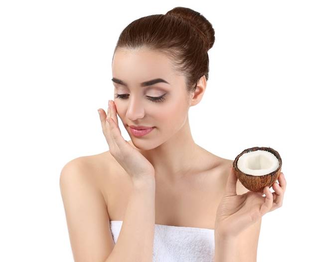 Mách bạn cách chăm sóc da bằng dầu dừa