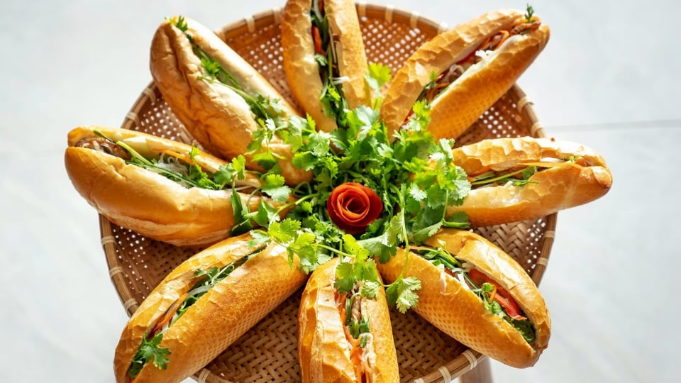Biến bánh mì Việt Nam thành món ăn phổ biến toàn cầu, ai cũng có thể thưởng thức
