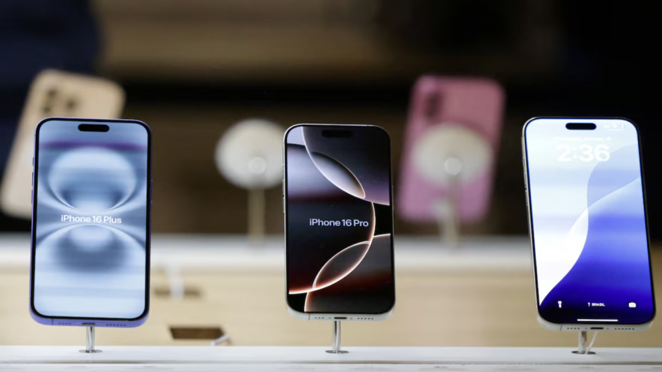 iPhone sẽ tăng giá khủng đến mức nào vì thuế quan của ông Trump?