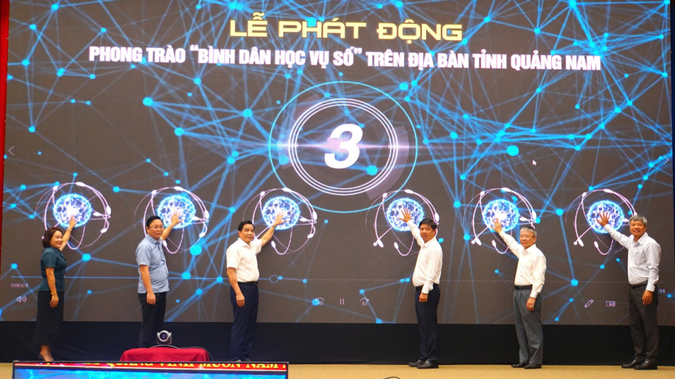 Chủ tịch Quảng Nam: 'Bình dân học vụ số' không để ai bị bỏ lại phía sau trong hành trình chuyển đổi số