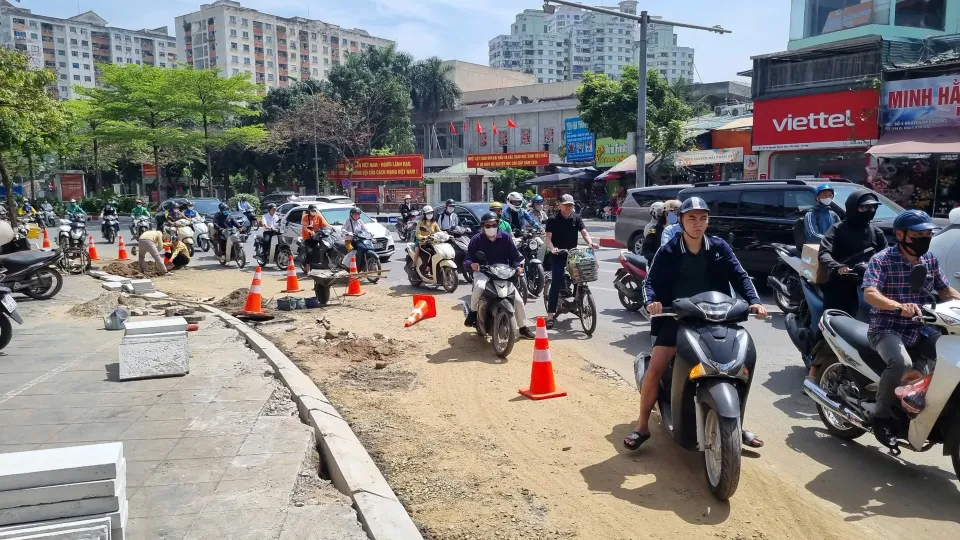 Hà Nội: Đang xén vỉa hè, mở rộng những nút giao nào?