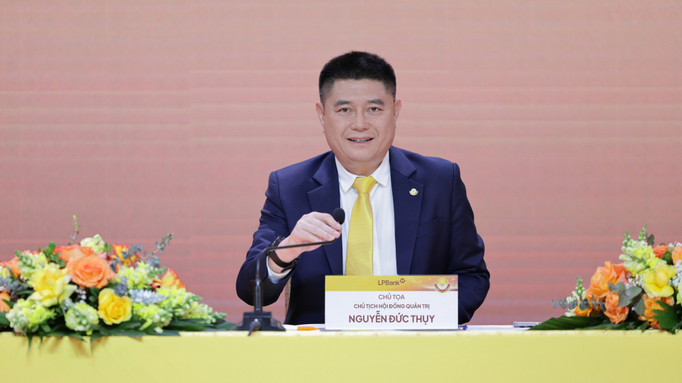 Chủ tịch Nguyễn Đức Thụy 'trải lòng' về chính sách cổ tức, hé mở kế hoạch phát triển LPBank AMC
