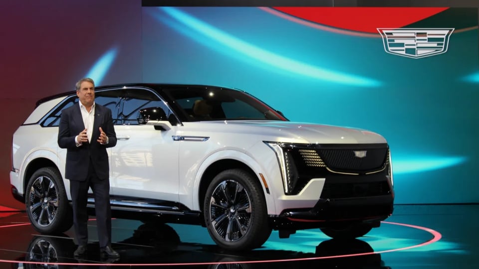 Hồi sinh Cadillac thành thương hiệu xe hơi hạng sang của Mỹ: Cuộc chiến 'đốt tiền' của GM