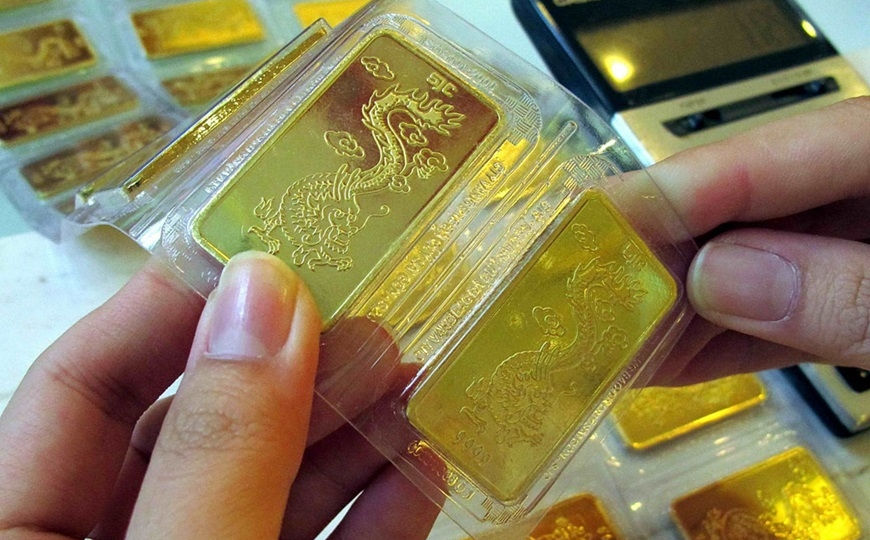 Giá vàng hôm nay 17/5: Giảm mạnh nhất trong vòng 6 tháng qua
