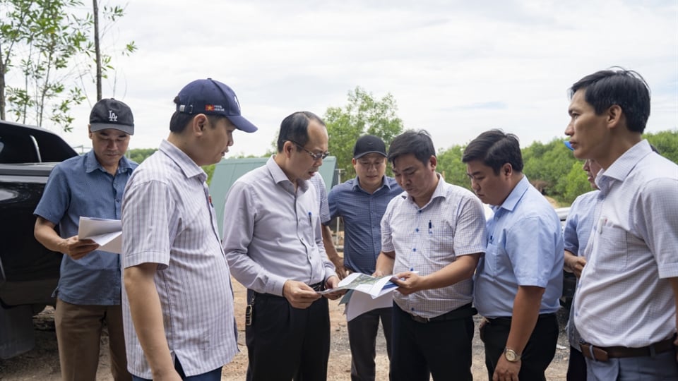Lãnh đạo TP.Huế kiểm tra nguồn cung đất san lấp cho dự án mở rộng cao tốc Cam Lộ- La Sơn 