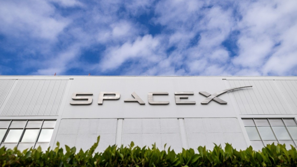 SpaceX dành tới 5% cổ phiếu IPO cho nhân viên và bạn bè