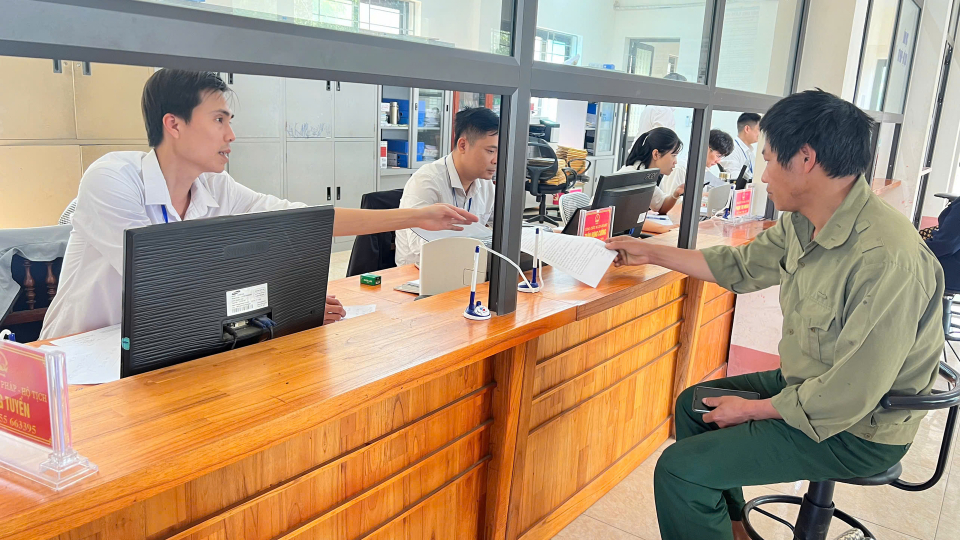 Thị trấn Tằng Loỏng nâng tầm phục vụ, kiến tạo phát triển