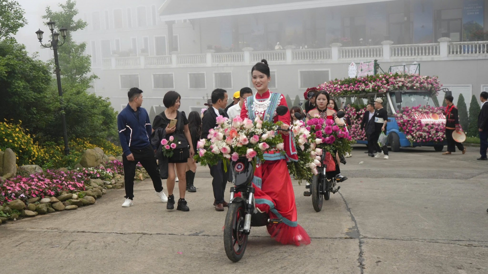 Rực rỡ giữa mây ngàn Sa Pa dịp cuối tuần