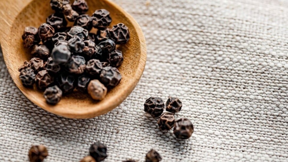 Duy nhất Gia Lai giảm giá tiêu hôm nay, nông dân tiếp tục trữ hàng chờ giá lên, áp lực bán không mạnh