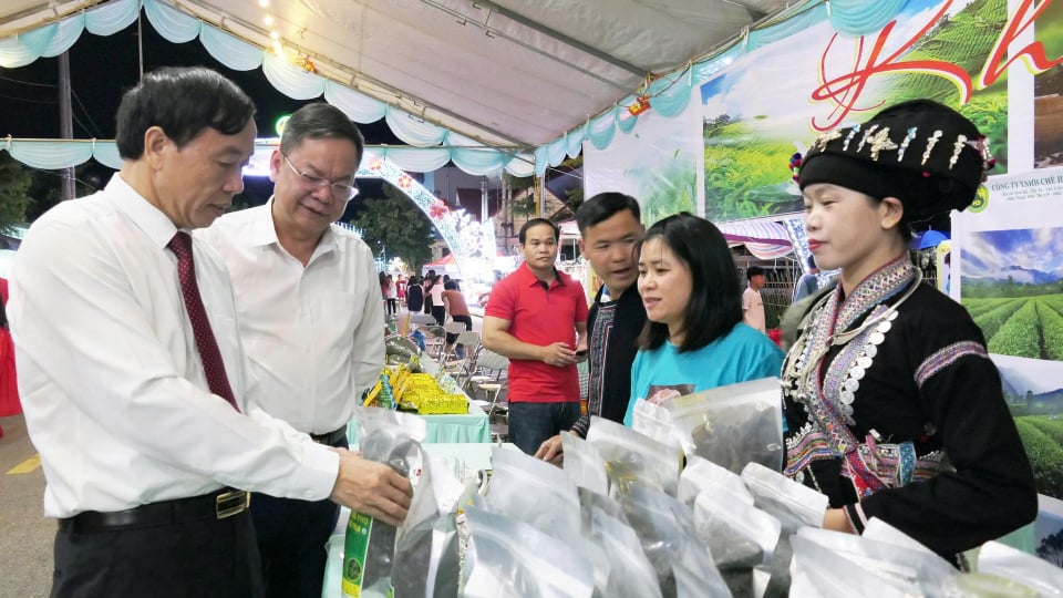Lễ hội Trà Tân Uyên lần thứ II năm 2025: “Cơ hội vàng” cho chè Tân Uyên 'cất cánh' 