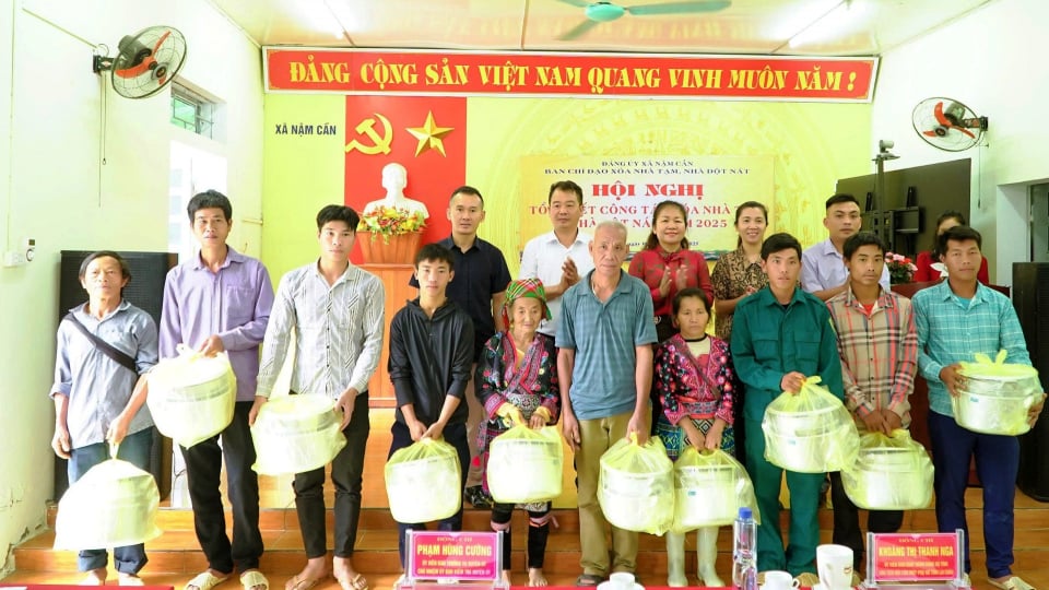 Lai Châu: Nậm Cần hết cảnh nhà tạm, nhà dột nát, hộ nghèo ấm lòng đón mái ấm mới