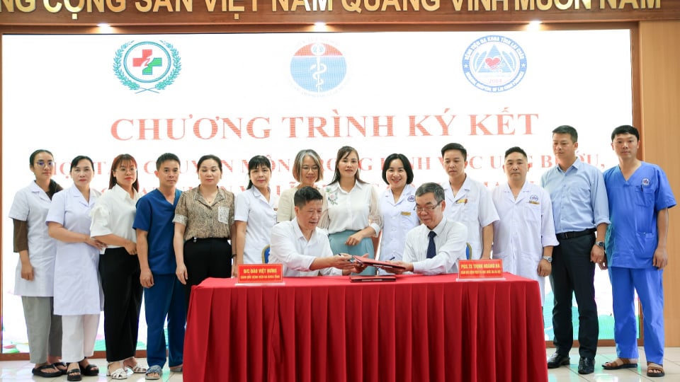 Bệnh viện Đa khoa tỉnh Lai Châu ký kết hợp tác chuyên môn với bệnh viện Đại học Quốc gia Hà Nội