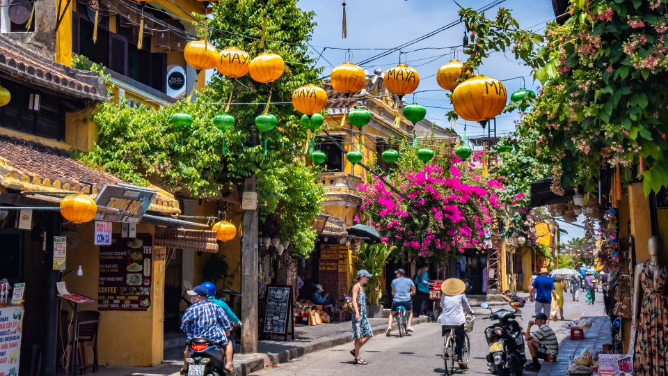 Việt Nam: Từ “thiên đường của dân du lịch balô” thành điểm đến nghỉ dưỡng – văn hoá đẳng cấp