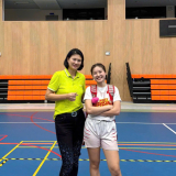 Hoa khôi bóng chuyền Kim Huệ khoe 'em gái' xinh như hoa hậu