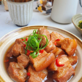 Kho thịt với loại nước 'lơ lửng trên trời' vừa lên màu đẹp vừa mềm thơm hấp dẫn