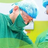 10 năm sống khổ sở vì bệnh vùng kín khó nói