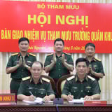 Thiếu tướng Quân đội bàn giao nhiệm vụ để nhận trọng trách mới 