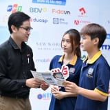 Các chuyên gia tư vấn giúp sinh viên vượt qua “cánh cửa” doanh nghiệp