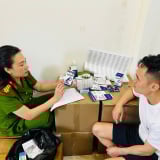 Công an Hà Nội triệt phá chuyên án hơn 100 tấn thực phẩm chức năng, thiết bị y tế giả do 'dược sĩ Tiến' tự điều chế