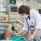 Sốt cao 40 độ, đau đầu dữ dội, lơ mơ vì bệnh hiếm