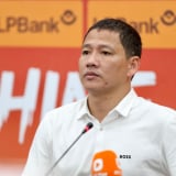 HLV Nguyễn Anh Đức làm rõ việc 'cất' Tiến Linh trên ghế dự bị