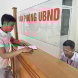 2 nhóm cán bộ, công chức nào chưa phải tinh giản biên chế ngay?