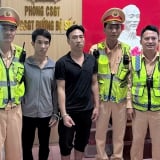 TIN NÓNG 24 GIỜ QUA: Bắt 2 phạm nhân trốn khỏi trại giam khi đang lẩn trốn trong rừng keo; thanh niên “khỏa thân” đuổi theo cô gái ở Hà Nội