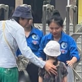 Thực hư câu chuyện 'gây bão': Anh trai thi vào lớp 10  ở Hà Nội dắt theo em gái nhỏ gửi ở cổng trường
