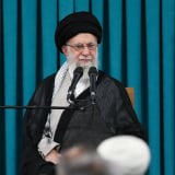 Lãnh tụ tối cao Iran ra lệnh 'Trận chiến bắt đầu', Iran có thể thả mìn bẫy tàu chiến Mỹ ở Vịnh Ba Tư