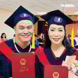 Danh hài giàu có bậc nhất showbiz gây sốc với hình ảnh khác lạ tại lễ tốt nghiệp thạc sĩ