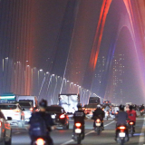 Khói mù “bủa vây” Hà Nội, nửa đêm vẫn 'sương khói mờ nhân ảnh”