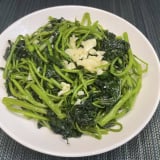 Loại rau chỉ nghe tên thôi đã thấy ngọt nhưng cực ít người biết, rất giàu dinh dưỡng, nấu được đủ món ngon