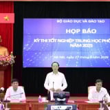 Đề thi môn Toán, tiếng Anh tốt nghiệp THPT được đánh giá khó, gây sốc: Bộ GDĐT trả lời 'nóng'