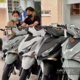 Cấm xe máy công nghệ chạy bằng xăng tại TP.HCM: Sức mua xe điện đang nóng lên, hãng tung ưu đãi cho tài xế (Bài 3)