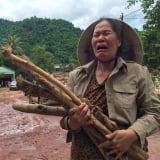 Tiếng khóc xé lòng vang vọng bên dòng Nậm Nơn sau trận lũ lịch sử