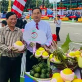 Một ông giám đốc nông dân TPHCM chăm đàn vật nuôi bé tí, trồng dưa vàng kiểu gì mà có doanh thu hơn 18 tỷ/năm?