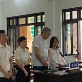 Giám đốc doanh nghiệp cùng 2 thuộc cấp lĩnh án vì buôn lậu