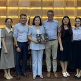Phó Chủ tịch Hội Nông dân Việt Nam Bùi Thị Thơm làm việc với Công ty TNHH Tư vấn Đất, Nước và Nông nghiệp Hà Lan