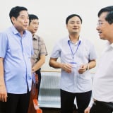 Bí thư Tỉnh ủy Nguyễn Văn Gấu nắm tình hình vận hành bộ máy chính quyền địa phương 2 cấp tại 1 xã, 2 phường