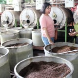 Lợi nhuận thấp, rủi ro cao, vốn bị treo dài ngày khiến doanh nghiệp hồ tiêu điêu đứng vì Luật Thuế giá trị gia tăng