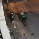 Cảnh sát vào cuộc vụ cô gái bị cướp giật điện thoại giữa phố ở Hà Nội