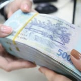 Nhiều nhân viên ở Quảng Ngãi được nghỉ hưu trước tuổi, thôi việc cũng nhận được tiền tỷ/người
