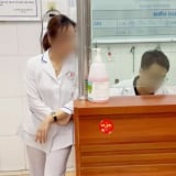 Vụ bác sĩ bị tố thờ ơ, yêu cầu phải nộp đủ tiền tạm ứng mới cấp cứu: Nhân viên y tế bị đình chỉ gồm những ai?