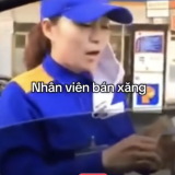 Lái xe ô tô tranh cãi với nhân viên: “Mất tiền mua, sao phải nhờ mở nắp bình xăng' - ai đúng, ai sai?