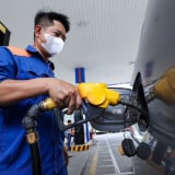 Giá xăng dầu hôm nay 11/6: Đột ngột lao dốc