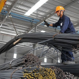 Thị trường thép trong nước căng thẳng, hàng tồn kho gần như 'chạm đáy'