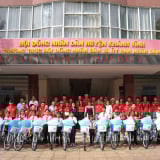  Chi hội Nhà báo Văn phòng đại diện, Thường trú tại Khánh Hòa mang niềm vui đến với em có hoàn cảnh khó khăn